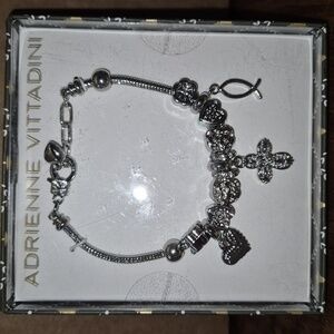 🩷Adrienne Vittadini Charm Bracelet🩷 New